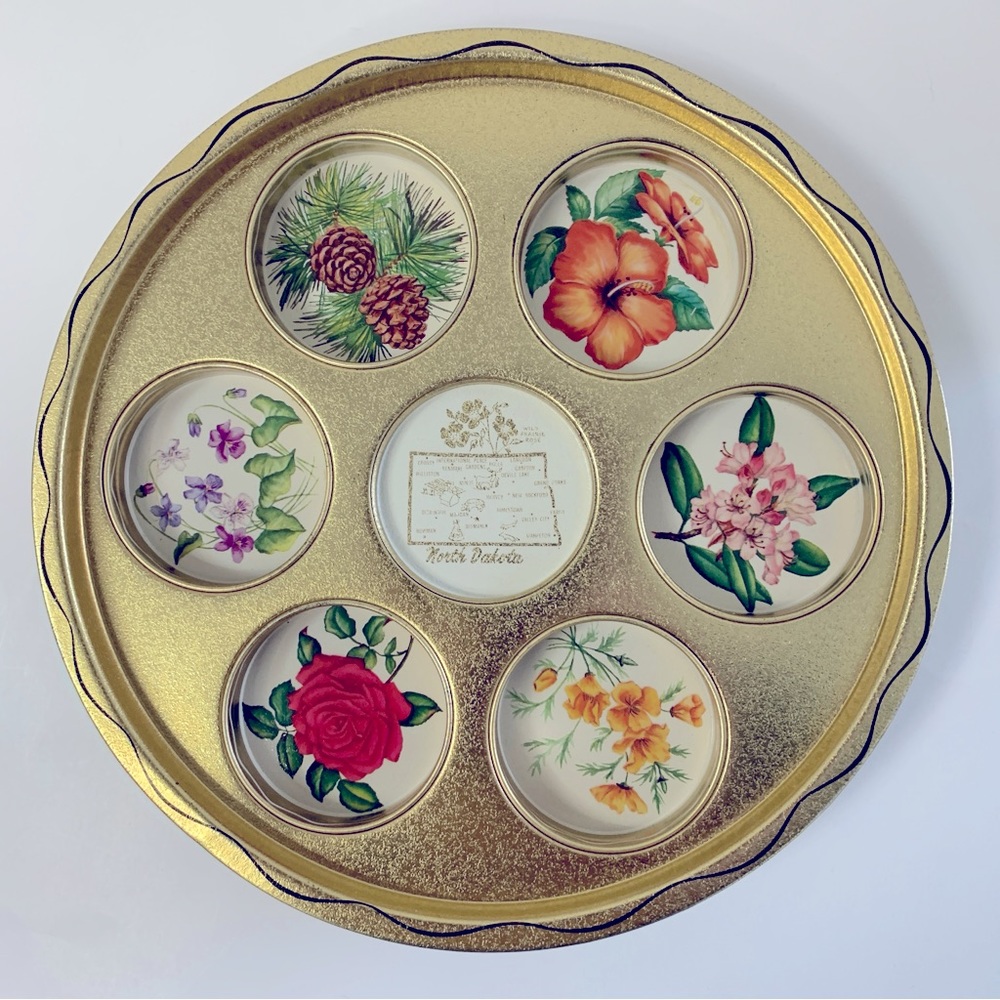 Vintage North Dakota Souvenir Metal Tray Holds 7 Glasses Barware
